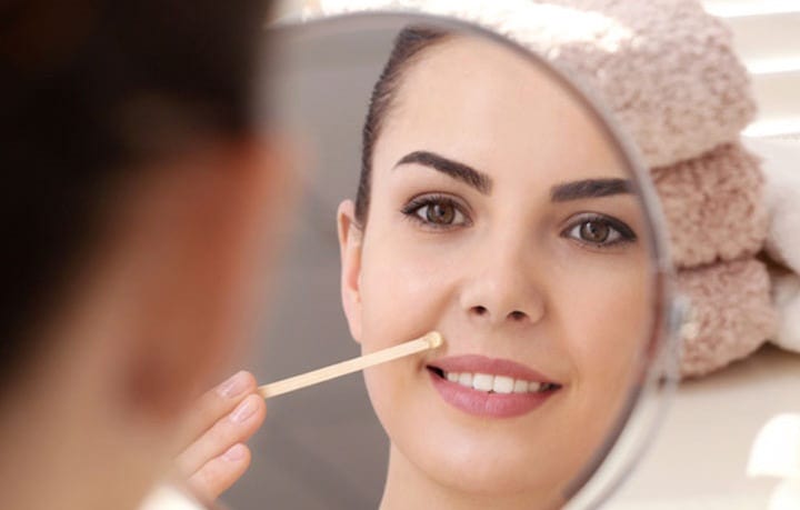 تشقير الشعر الزائد بالوجه طبيعيًا قبل عيد الأضحى 2022