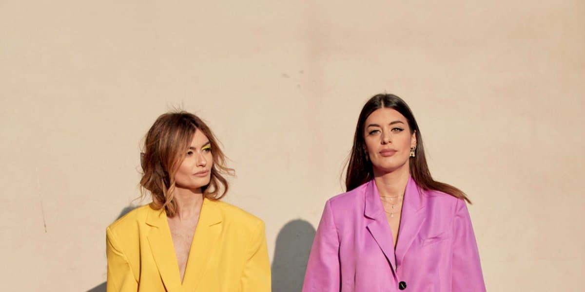 كيفية اختيار البدلة الرسمية للإطلالة الصيفية