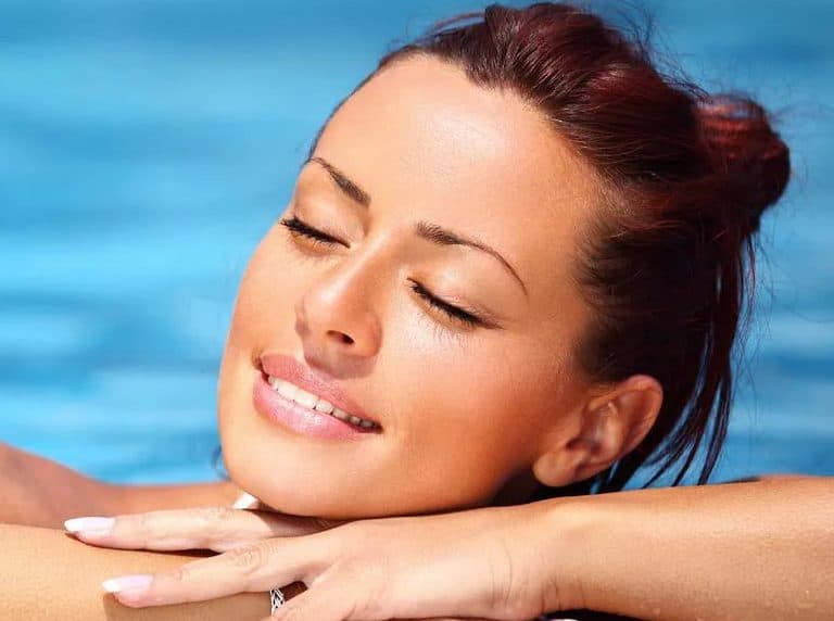 ترطيب البشرة في الصيف