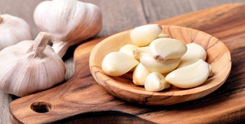 فوائد الثوم للمرأة.. وما علاقة تناوله على الريق بخسارة الوزن