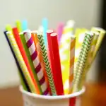 المصاصات الورقية