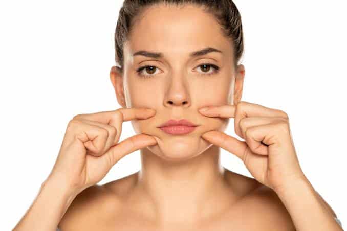 التخلص من التجاعيد حول الفم بوصفات طبيعية آمنة