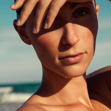 طرق ترطيب البشرة في الصيف بخطوات ذكية