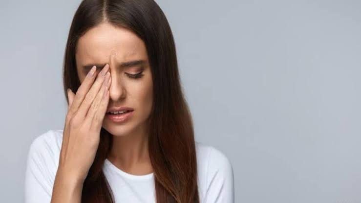 إسعافات أولية عند إصابة العين بمادة كيميائية