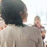 آداب المناقشة الرسمية.. اختار كلمات لطيفة