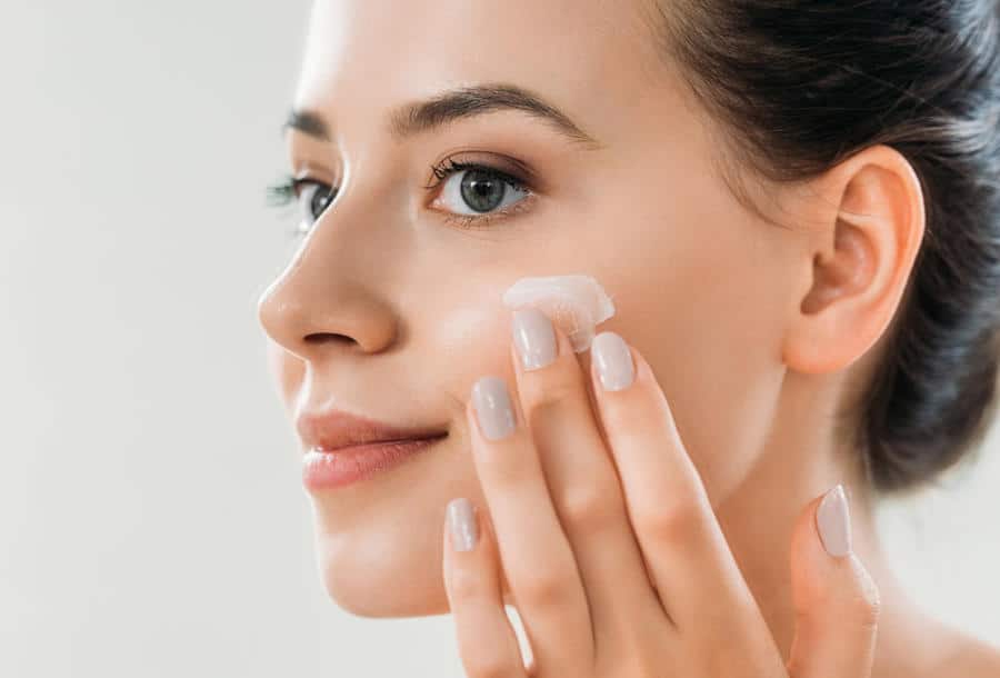 طرق المحافظة على البشرة في عمر العشرين