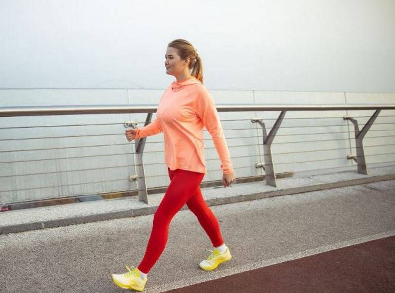 عدد السعرات الحرارية في عمر الخمسين التي تحتاجينها