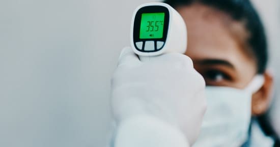الغذاء والدواء: 4 عوامل تؤثر على نتائج أجهزة قياس الحرارة عن بعد