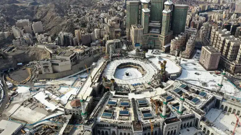 الباب رقم 100 بالمسجد الحرام
