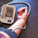 أهمية مراعاة اختلاف مقاسات رباطات أجهزة قياس ضغط الدم المنزلي.. «الغذاء والدواء » توصي