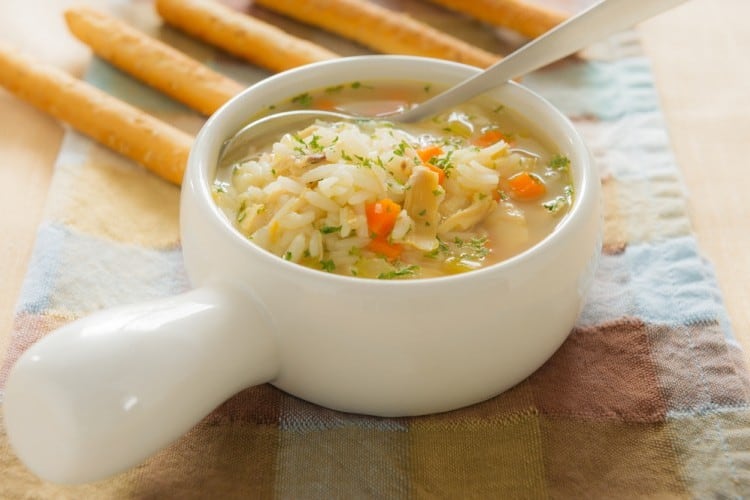 شوربة الأرز بالدجاج للحماية من سرطان الثدي.. وجبات صحية