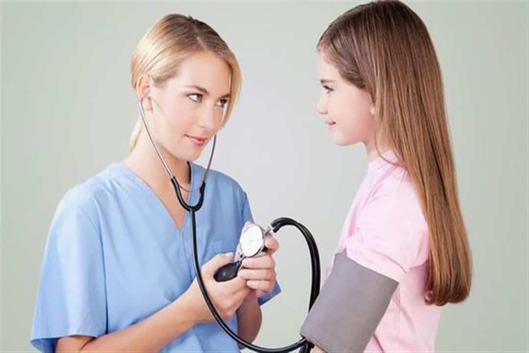 ضغط الدم عند الأطفال .. ما هي القراءات الطبيعية وأسباب ارتفاعه