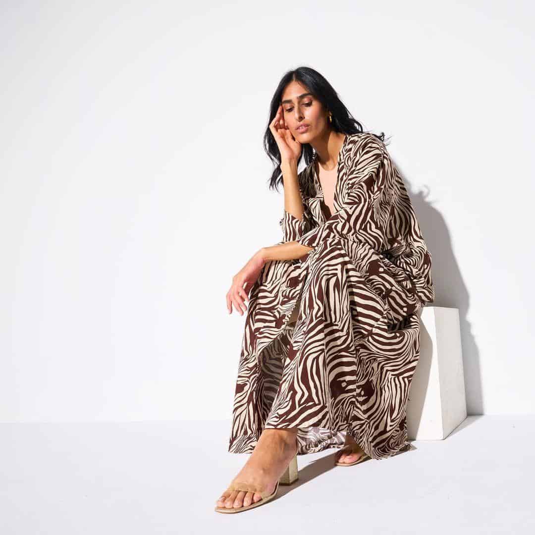 عباية من مجموعة ماركة ليناز Leenaz