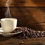 أضرار الإفراط في تناول القهوة.. «استشاري» يحذر