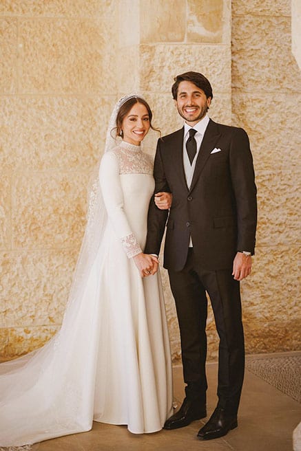 للعرائس.. نسقي فستانك من إطلالة الأميرة إيمان في زفافها