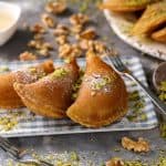 حلويات أول يوم رمضان .. قطايف بالجوز
