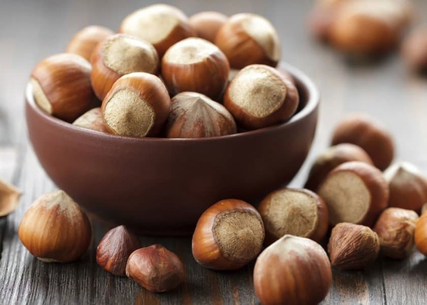 نصائح رمضانية.. فوائد البندق الصحية للنساء