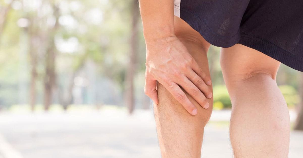 هل ضعف عضلات الأطراف السفلية تسبب ضيق التنفس؟.. «استشاري» يجيب