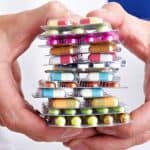 طرق الإبلاغ عن الأعراض الجانبية للأدوية واللقاحات