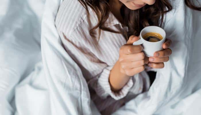 هل شرب القهوة السعودية بأكثر من 15 فنجانًا خطر؟ .. «استشاري» يجيب