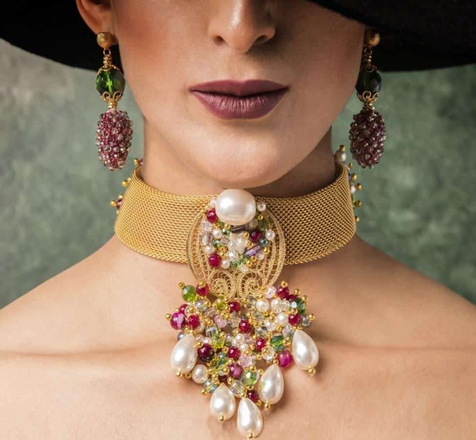 سنية الفقي مصممة الأحجار