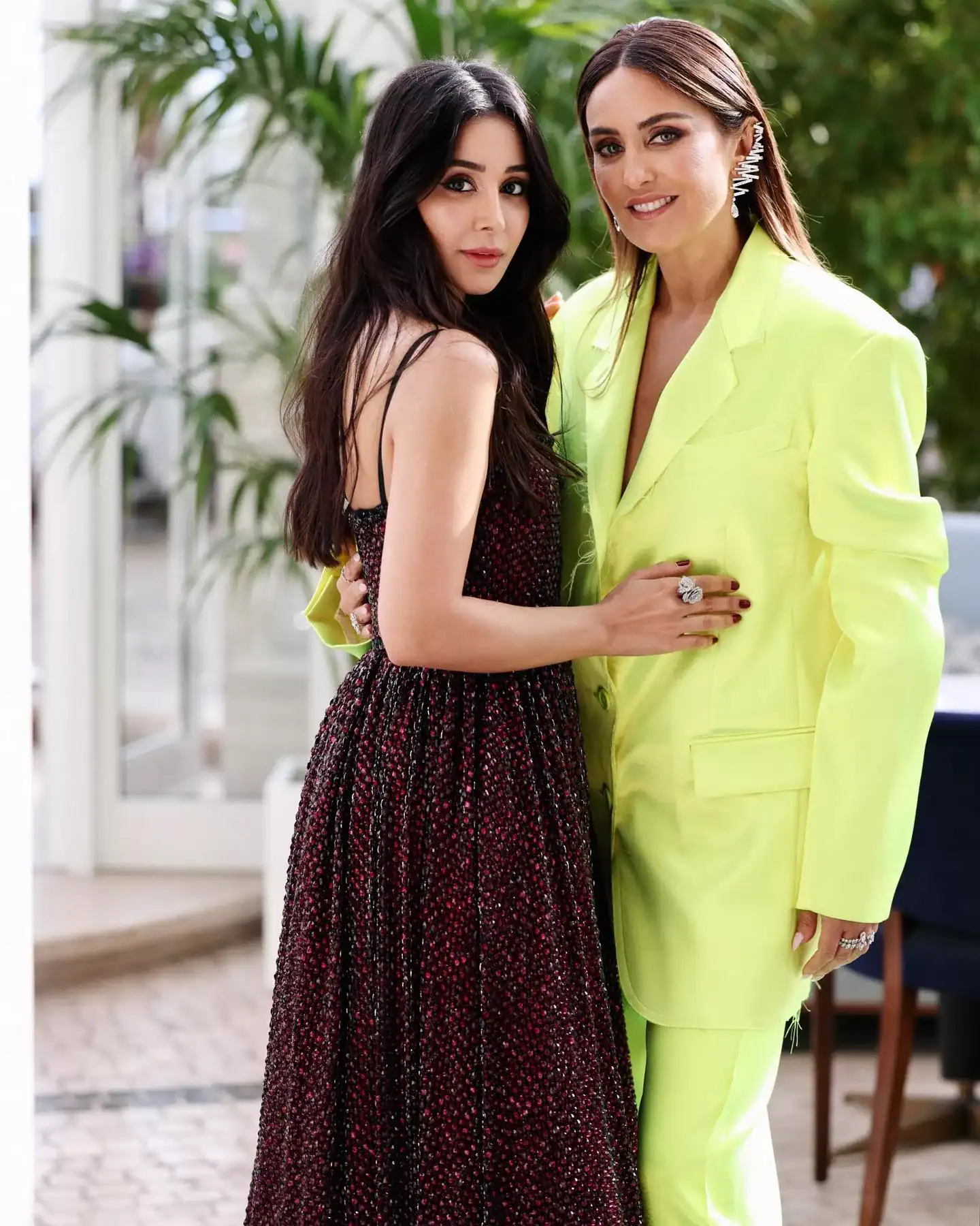 إطلالة النجمة اسيل عمران 