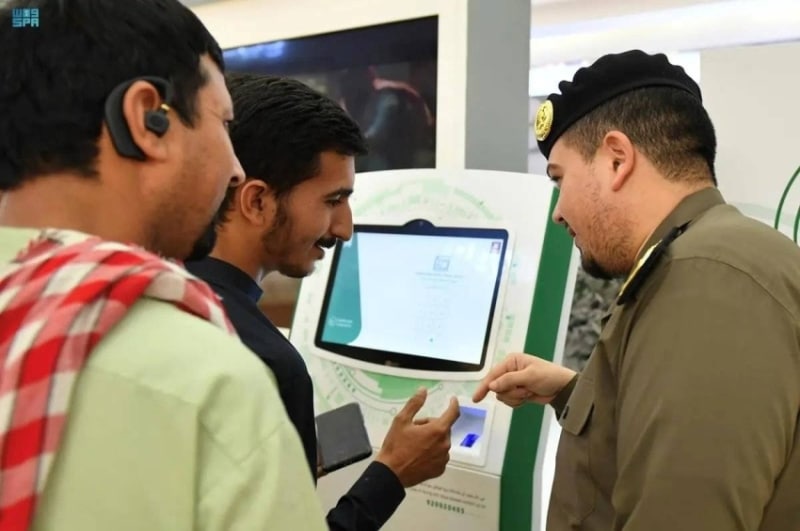 «أبشر» تشارك ضمن معارض وزارة الداخلية للتعريف بخدماتها لضيوف الرحمن