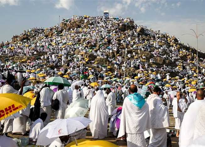 الفرق بين التكبير المطلق والمقيد وفضله في العشر من ذي الحجة
