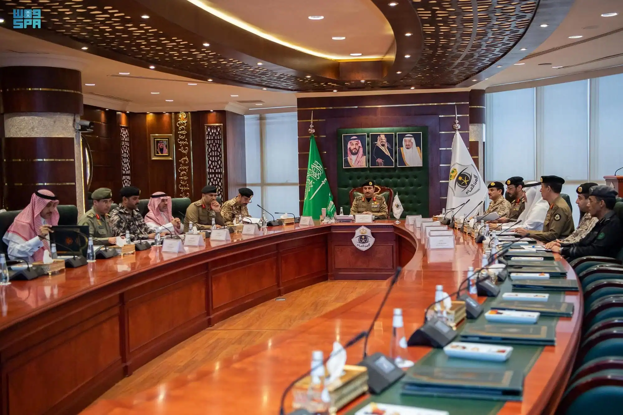 «مدير الأمن العام» يستعرض خطط تأمين الحج