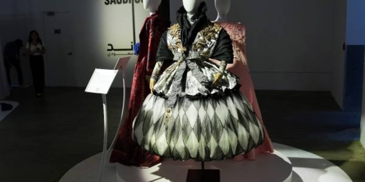 برنامج 100 براند سعودي يشارك في أسبوع الأزياء بباريس