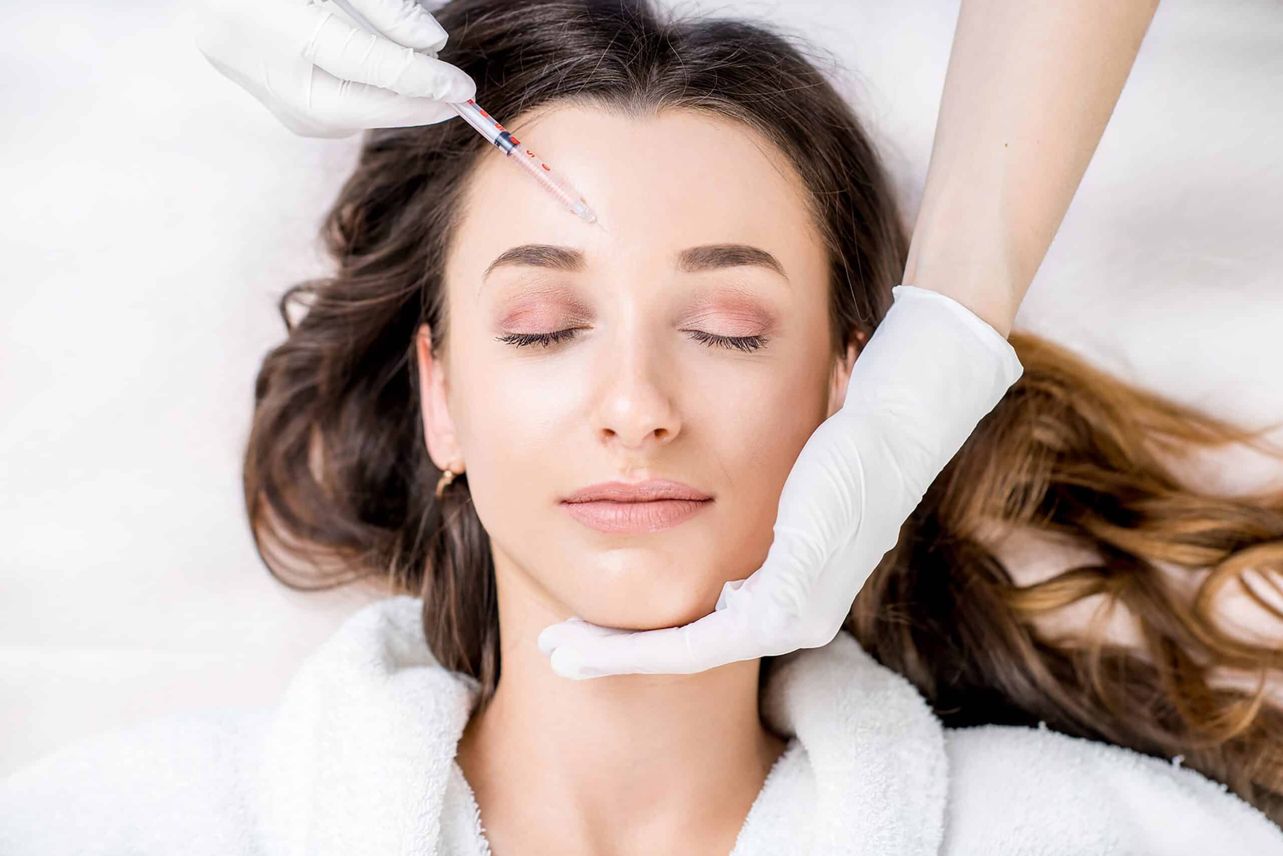 علاجات تجميلية لتغيير وجهك بسيطة دون جراحة