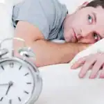 تأثير السهر على هرمون التستوستيرون الذكوري .. «استشاري» يوضح