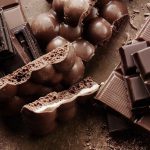 التمييز بين الشوكولاتة الأصلية والمزيفة وما هي مكوناتها؟