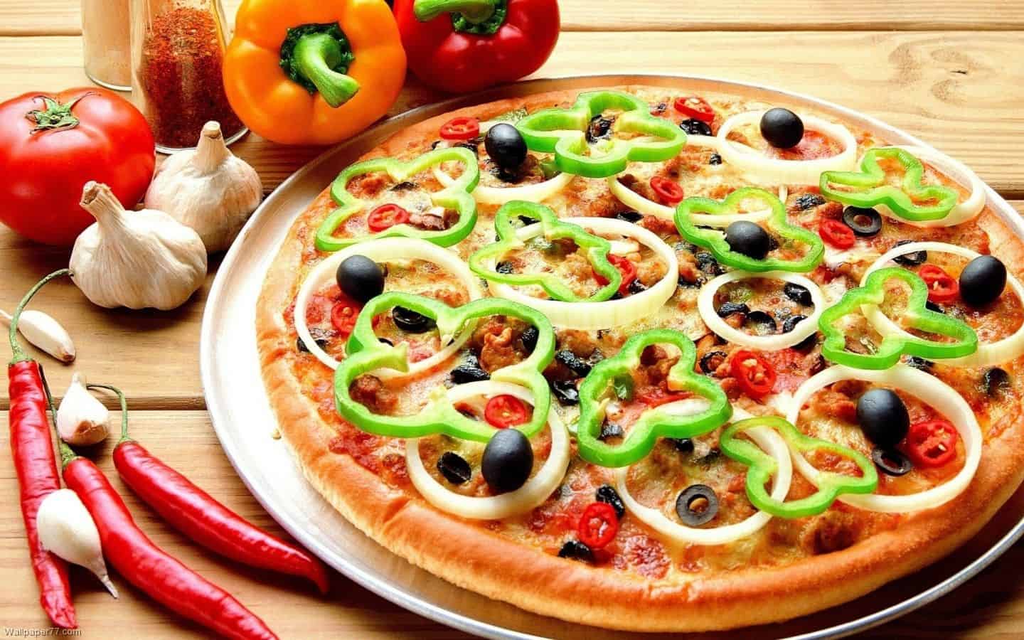 بيتزا سريعة التحضير في 10 دقائق