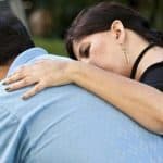 هل الأخبار السيئة تؤدي لصدمة نفسية؟ .. «استشاري» يوضح