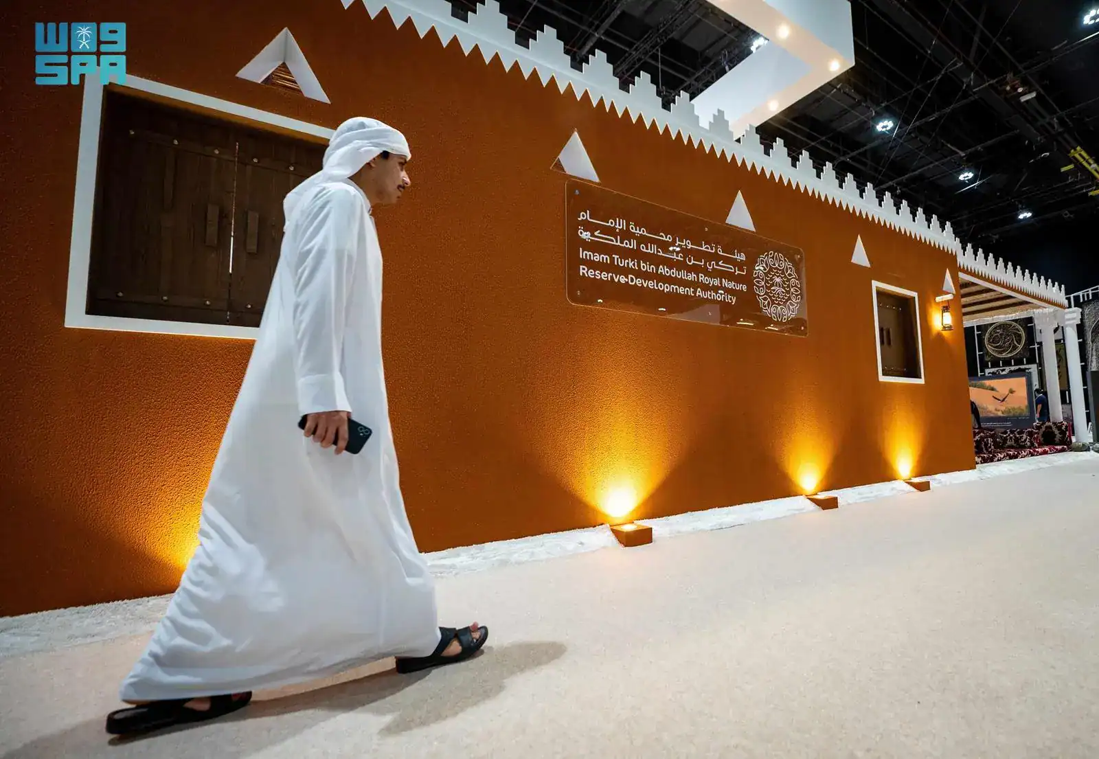 «محمية الإمام تركي» تستقبل الزوَّار في معرض أبوظبي للصيد والفروسية (صور)