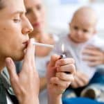 أضرار الجلوس مع المدخن .. «استشاري» يحذر 