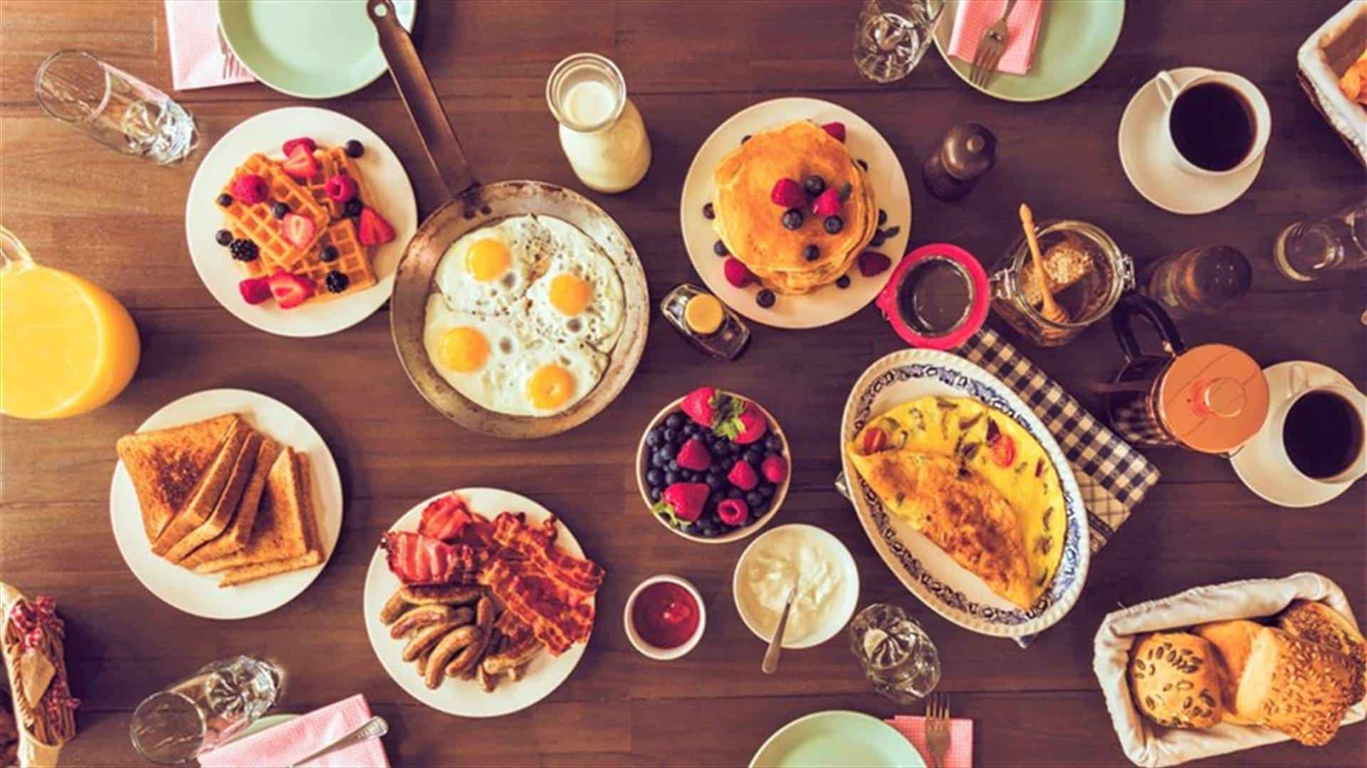 أطعمة تجنب تناولها على معدة فارغة .. منها المعجنات والسكريات