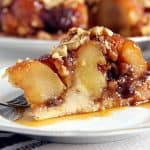 كيكة التفاح بالجوز والكراميل الشهية قدميها لضيوفك