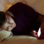 خطورة الأجهزة الإلكترونية قبل النوم