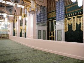 السلام بالصيغة الشرعية.. 5 آداب عند زيارة النبي يجب الالتزام بها