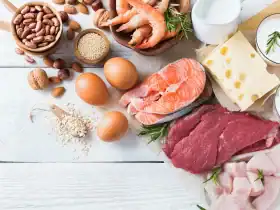 ما خطورة نقص فيتامين B12 على الجسم؟