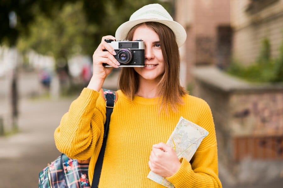  الكاميرا متغيرة العدسة من الأدوات المثالية للتصوير أثناء الرحلات