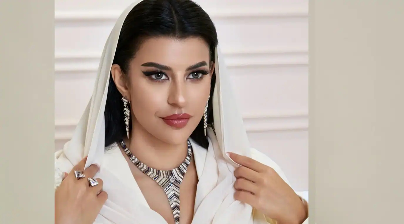 من هي السعودية أسيل الحمد سفيرة دار أديبة للمجوهرات؟ 