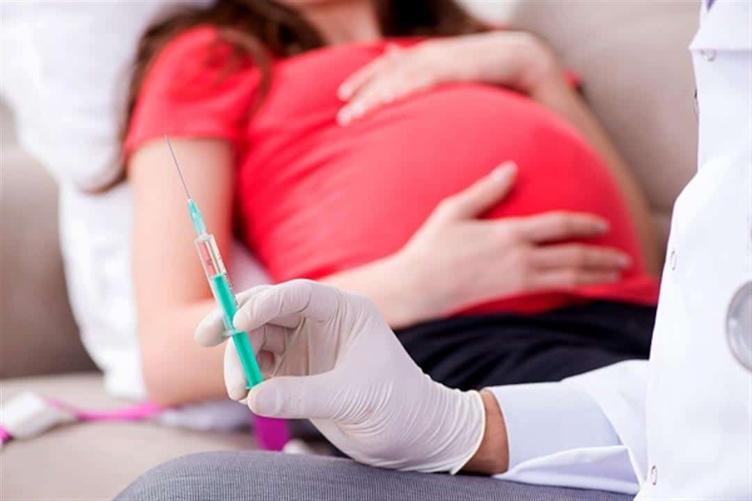 هل يمكن حصول المرأة الحامل على لقاح الإنفلونزا في أي مرحلة؟ .. «الصحة» تجيب