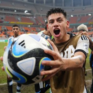إتشيفيري وميسي