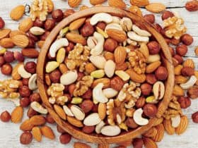 تناول المكسرات