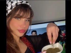 الرسامة الفلسطينية سارة عودة