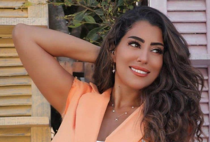 صور وفيديو| الفنانة أيتن عامر تتجاهل الانتقادات السلبية وتحتفل بيوم ميلادها 