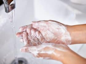 خطوات غسل اليدين بطريقة صحيحة